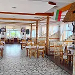 Complex Forest Motel