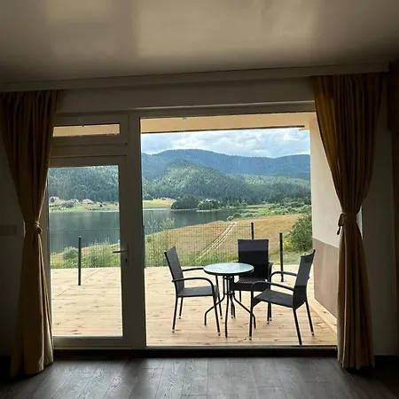 Motel Sarnitsa 汽车旅馆