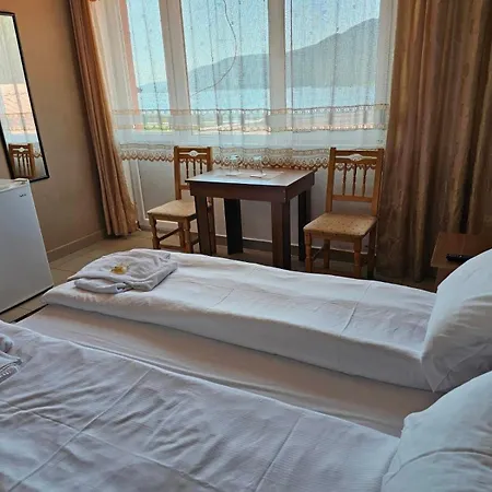 Motel Sarnitsa 汽车旅馆