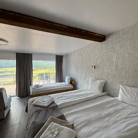 Motel Sarnitsa 汽车旅馆 2*